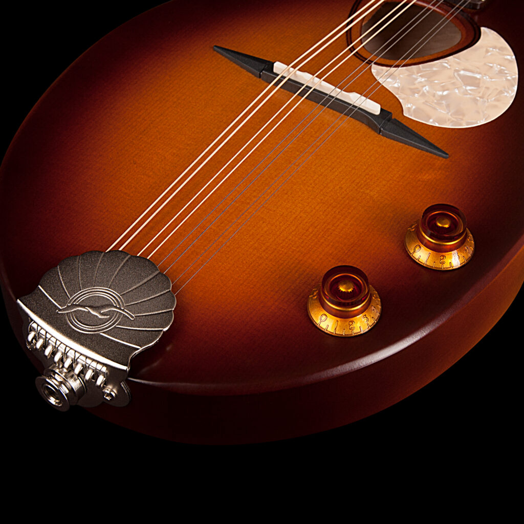 Seagull S8 Mandolin Sunburst EQ - Image 4
