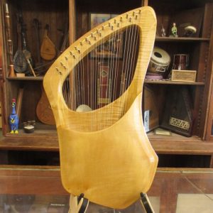 Gundolf Kuhn Soprano Glocken-Lyre Harp