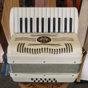 Salanti Model 24 Accordion