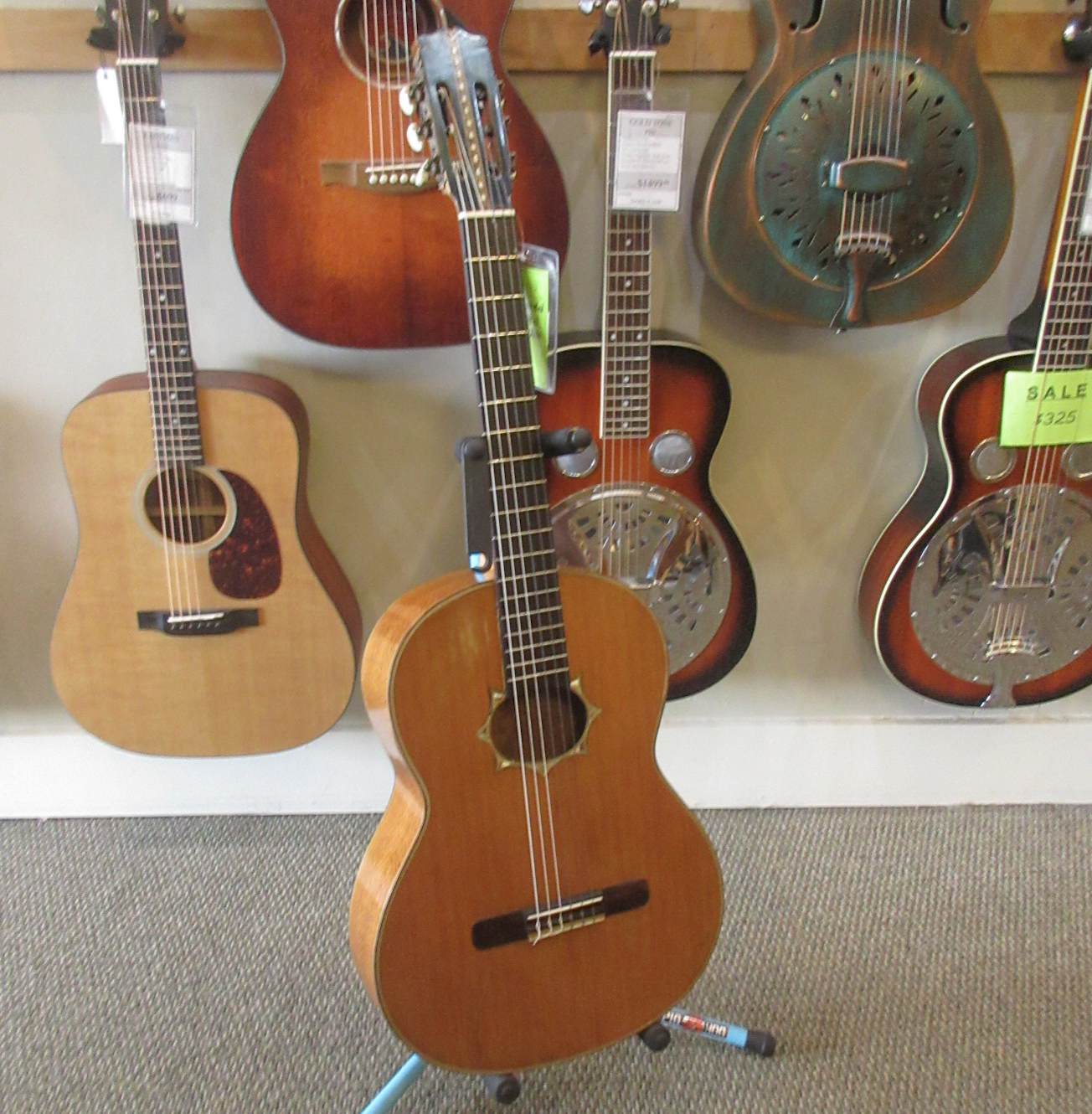 Unlabeled Classical Guitar - Image 2