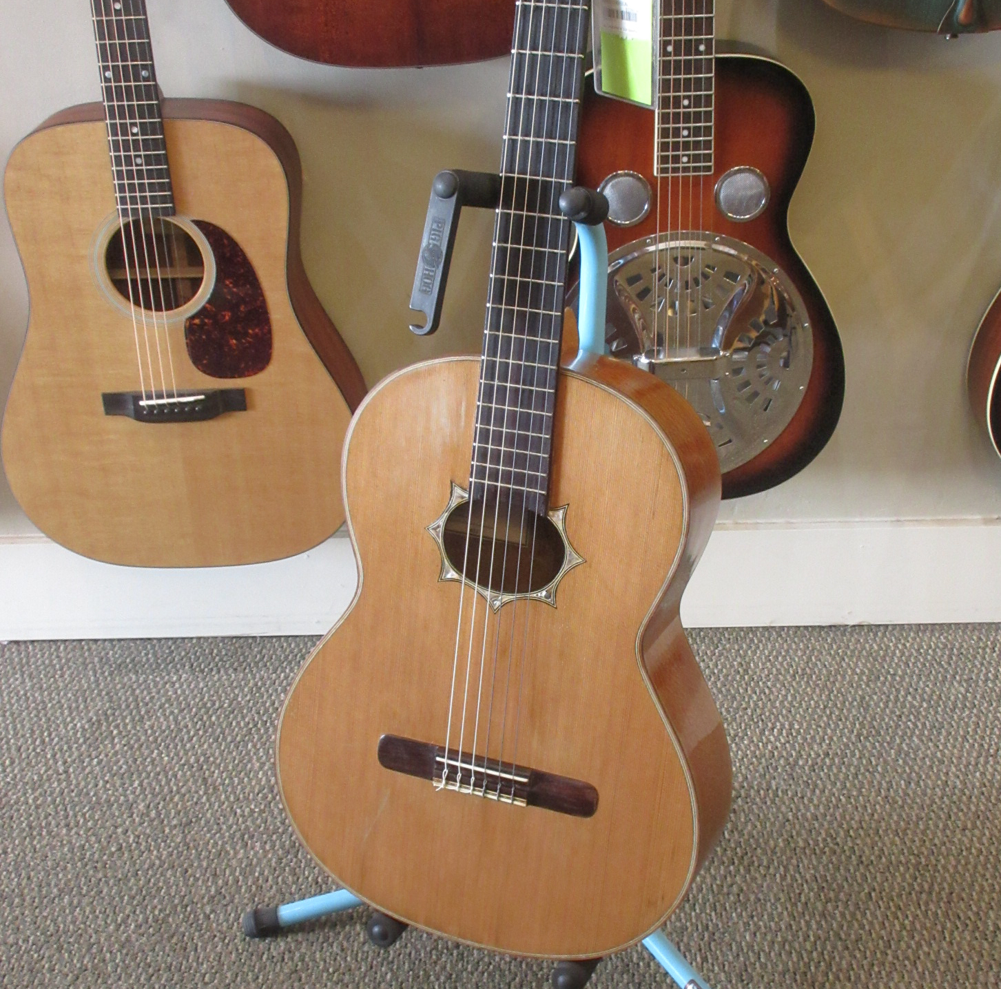 Unlabeled Classical Guitar - Image 6