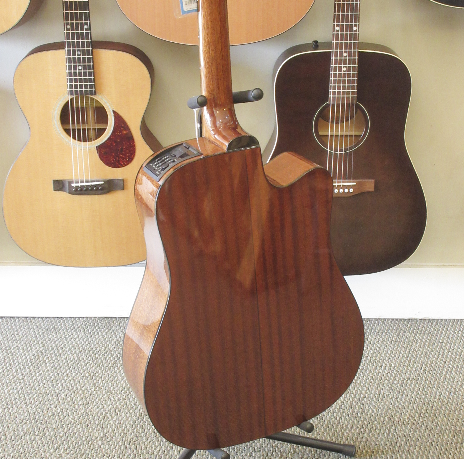 Takamine EG340C-LH - Image 10