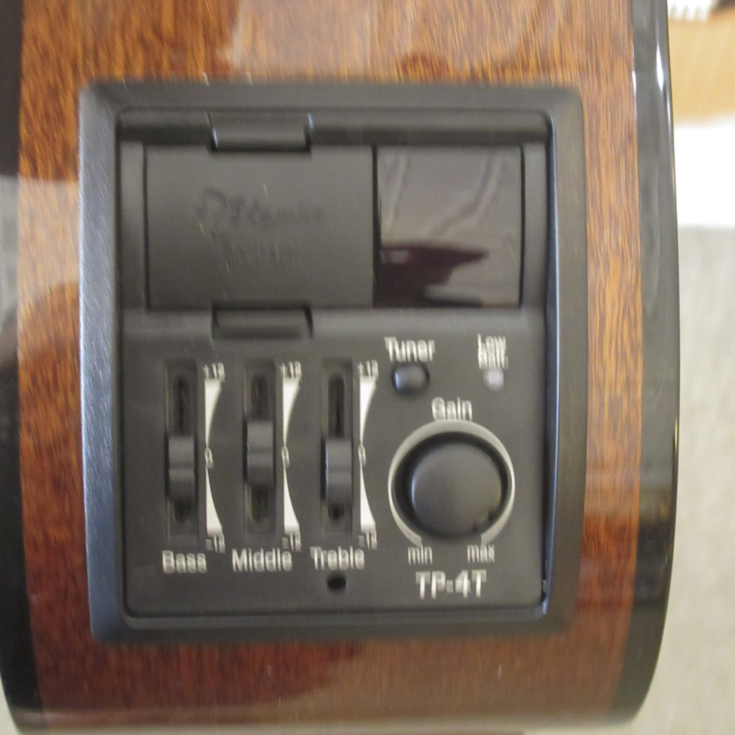 Takamine EG340C-LH - Image 12