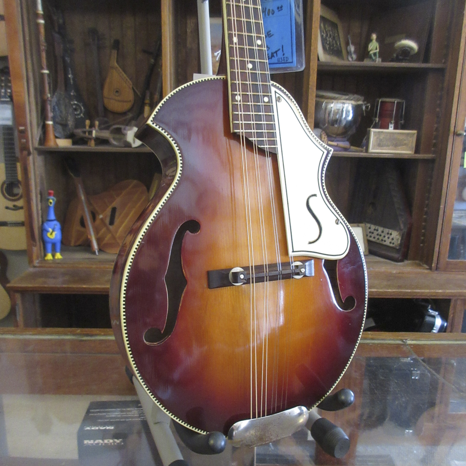 Silvertone (Kay) Venetian Mandolin c.1950/60's - Image 4