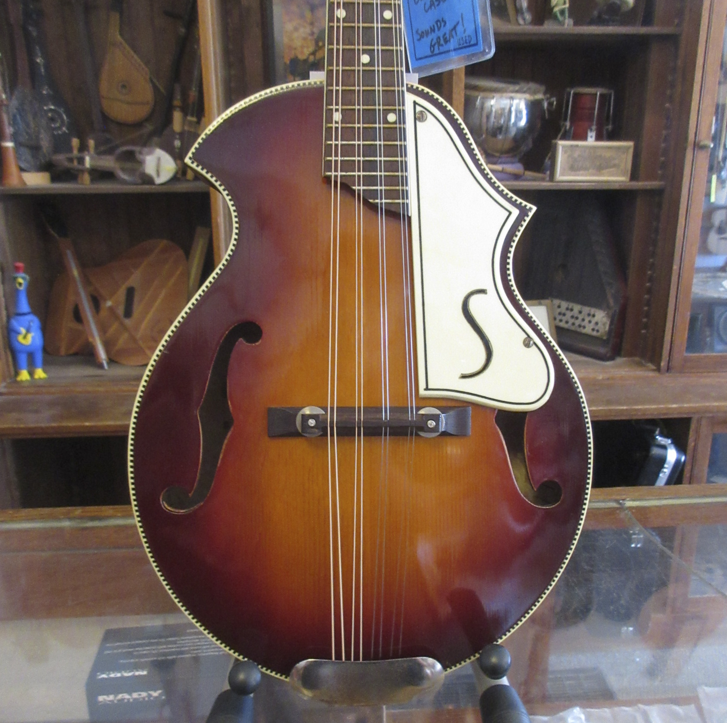 Silvertone (Kay) Venetian Mandolin c.1950/60's - Image 5