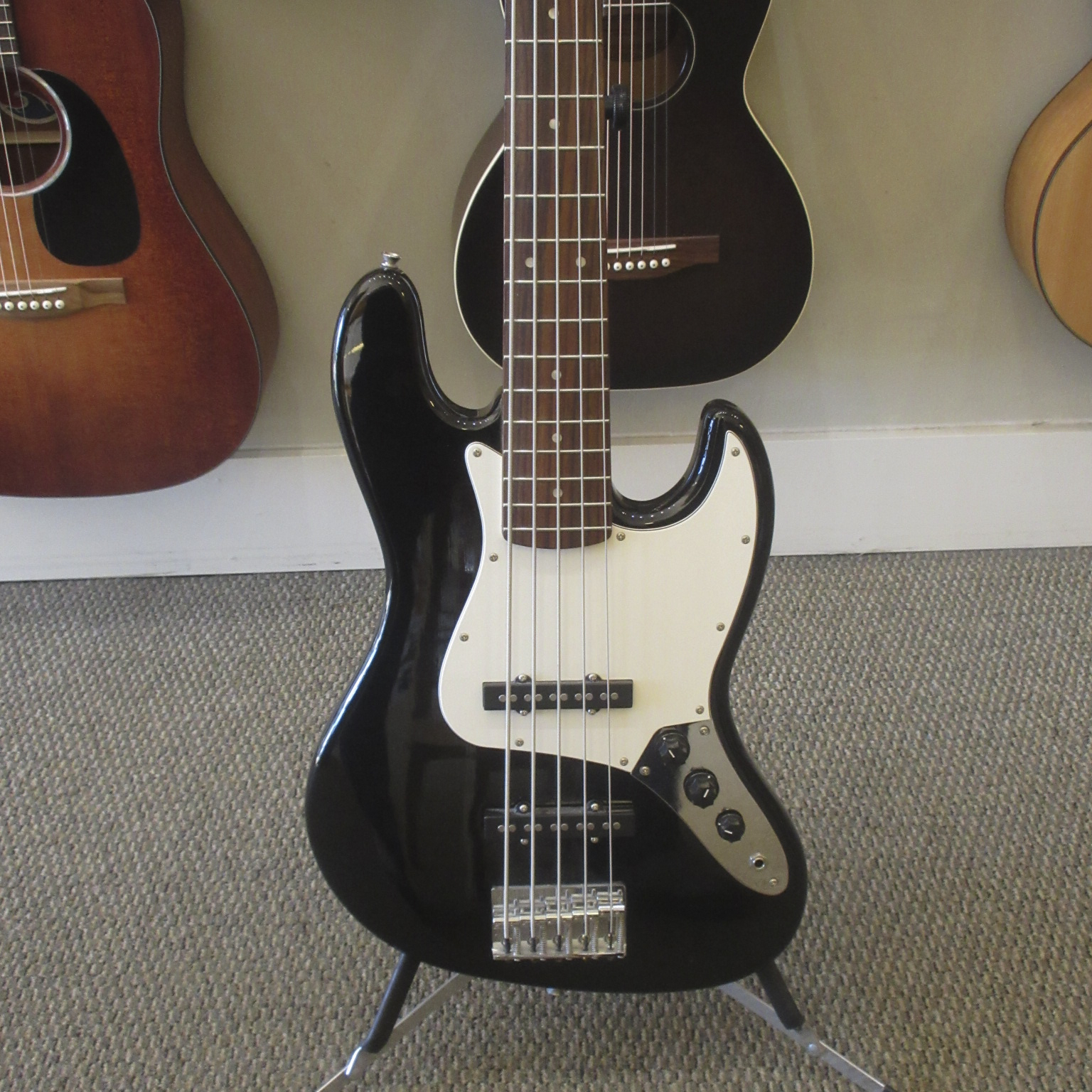 Fender Squier Affinity Series 5-String Jazz Bass - Image 5